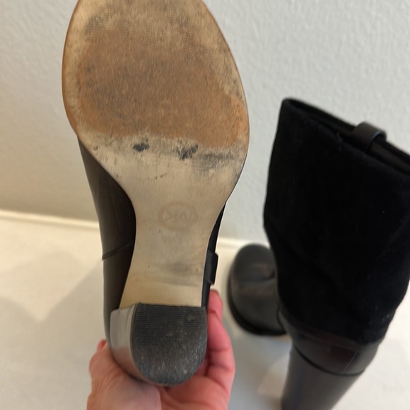 Michael Kors heeled boots - Picture 3 of 3
